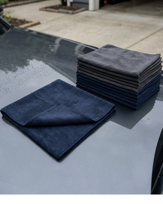 Edgeless Microfiber Detailing Cloths 12 Pack 16 x 16 in 300 GSM - Lifestyle view
