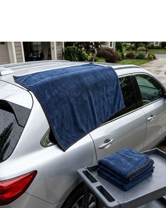 Twisted Loop Microfiber Car Drying Towels 3 Pack 24 x 36 in 500 GSM - Lifestyle view